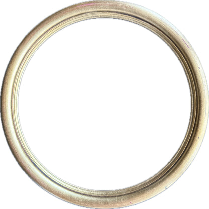 Round gilt frame